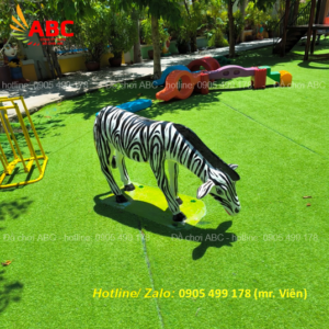 Tượng ngựa vằn là sản phẩm phần vườn cổ tích hoàn hảo cho các khu vui chơi, trường mầm non, công viên,..