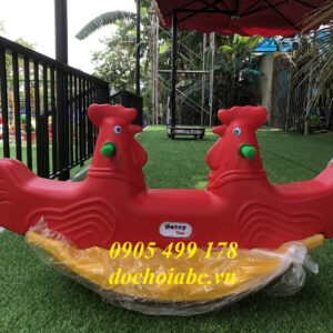 Bập bênh đôi con Gà trống