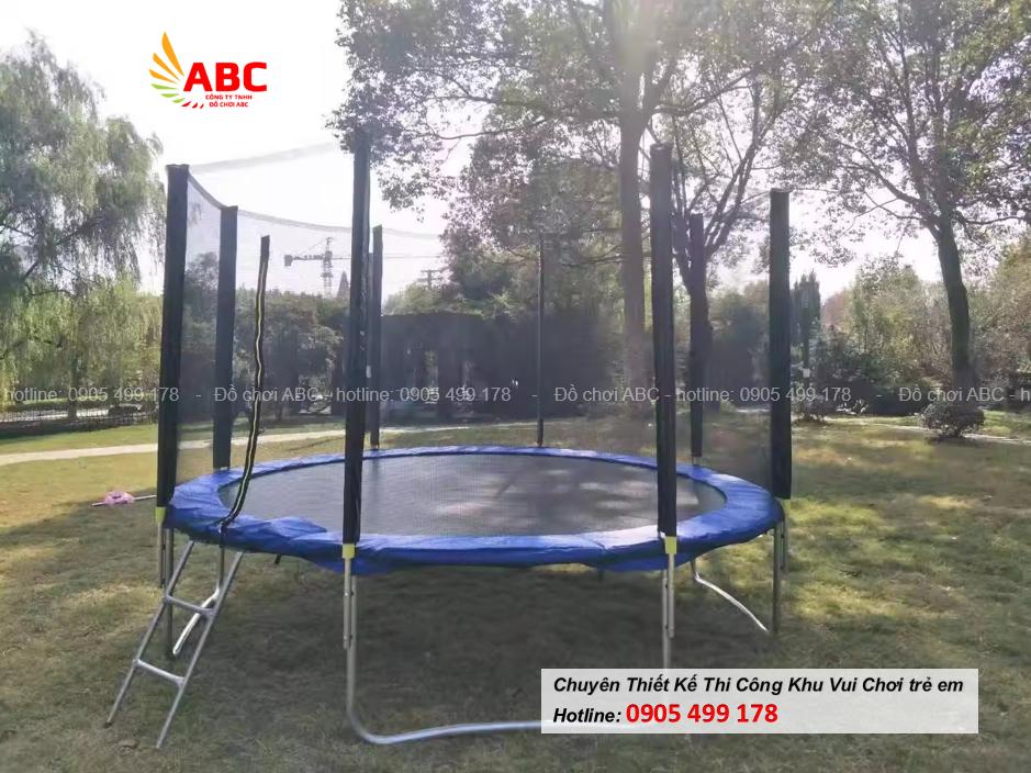 Với thiết kế đẹp mắt sản phẩm bạt nhún trampoline thường được sử dụng trong những khu vui chơi, trường mẫu giáo,...