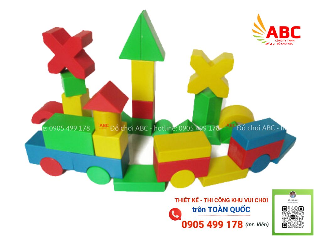 Được làm từ nhựa cao cấp, an toàn cho trẻ, bộ xếp hình có màu sắc tươi sáng, giúp bé dễ dàng nhận biết và phân biệt màu sắc